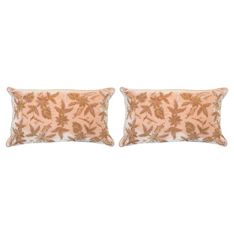 PAIR OF EMBROIDERED PILLOWS IN NUDE SILK VELVET