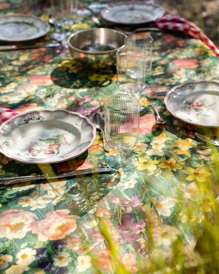 CONTEMPORARY MULTICOLOUR LINEN TABLECLOTH WITH EMBROIDERED BORDER - 6' X 13'