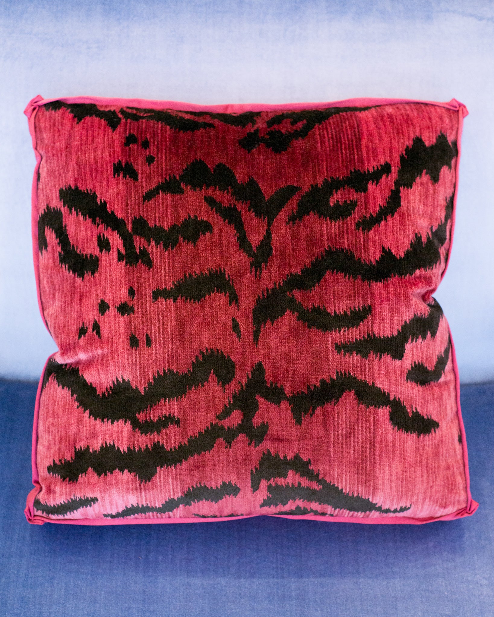 STUDIO MAISON NURITA BOX PILLOW IN BEVILACQUA PINK TIGER VELVET WITH SATIN TRIM
