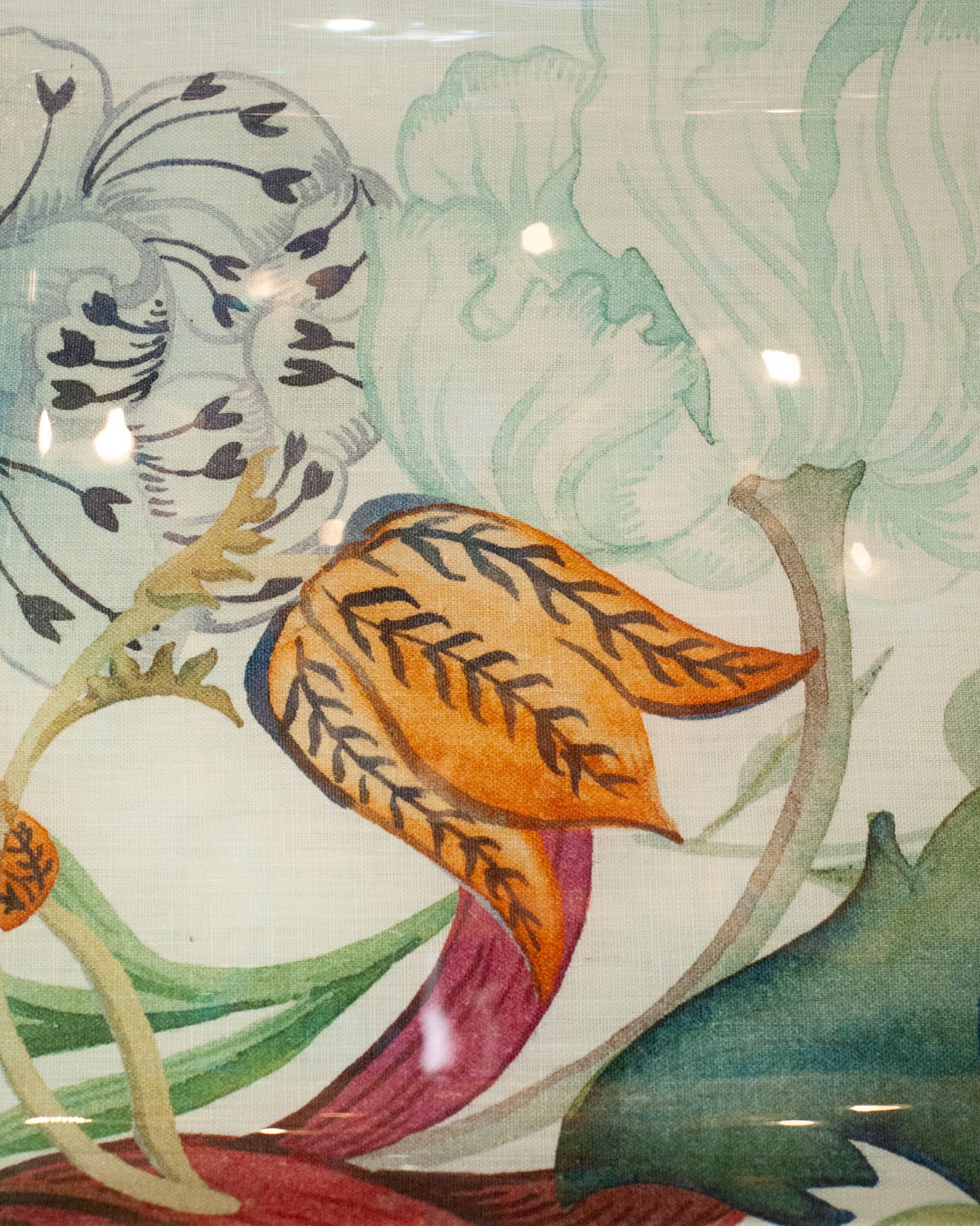 CONTEMPORARY SMALL ACRYLIC SERVING TRAY WITH FLORAL PRINTED CAPTURED LINEN