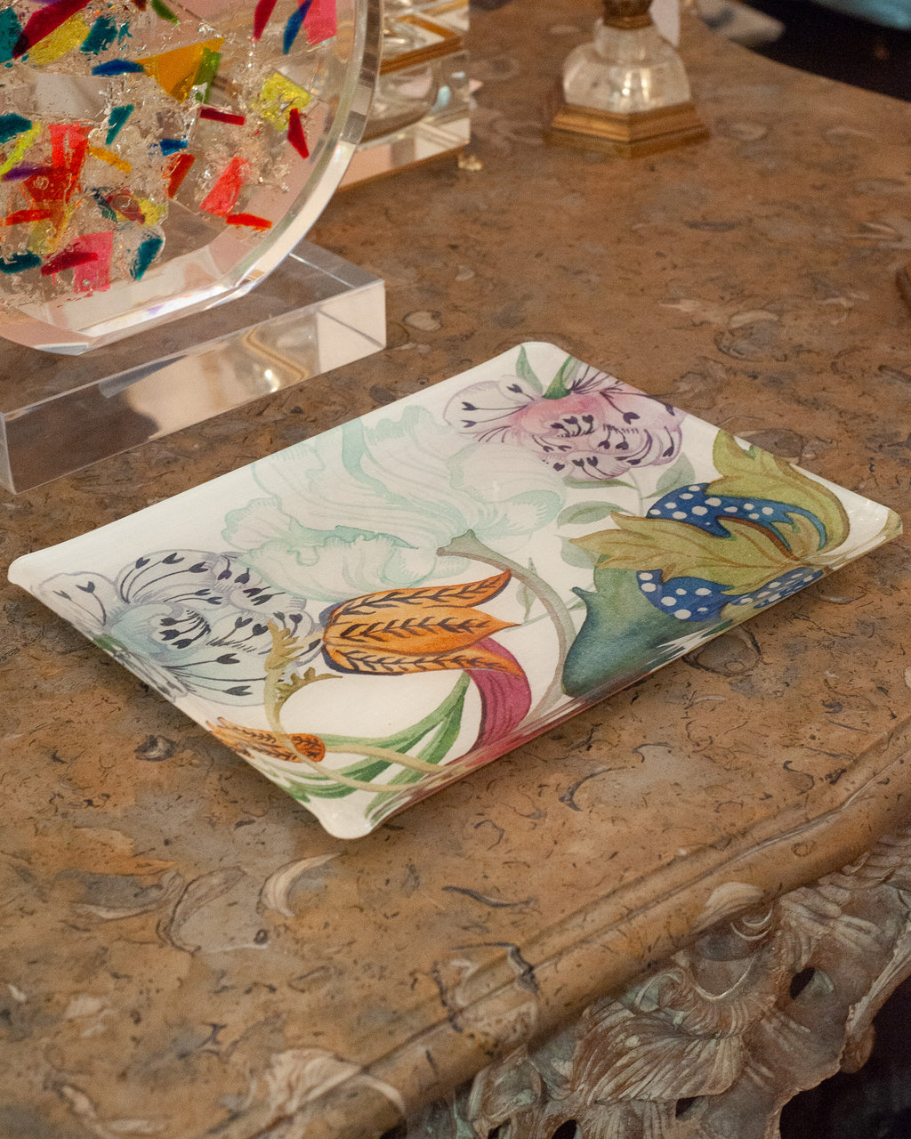CONTEMPORARY SMALL ACRYLIC SERVING TRAY WITH FLORAL PRINTED CAPTURED LINEN