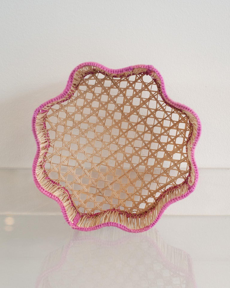 CONTEMPORARY ROUND WAVY WOVEN RATTAN BOWL / BASKET IN PINK