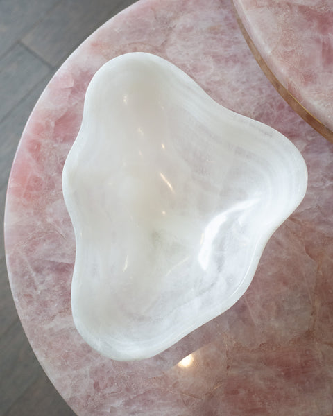 CONTEMPORARY SMALL FREEFORM HAND CARVED BANDED ONYX BOWL
