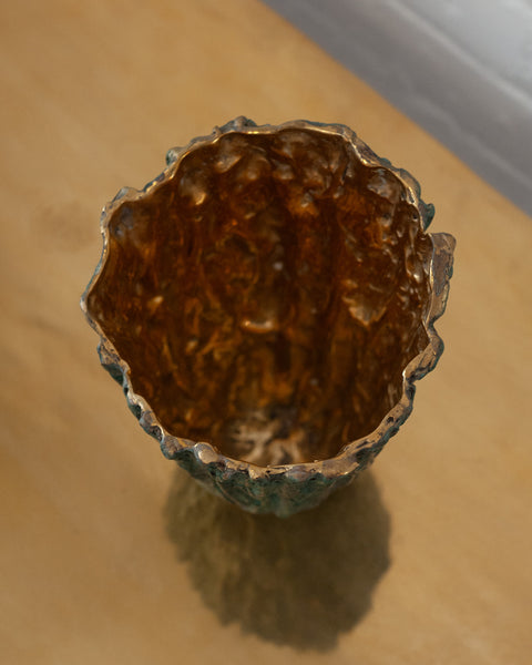CONTEMPORARY GREEN PATINATED BRASS WOOD BARK VASE WITH POLISHED BRASS INTERIOR