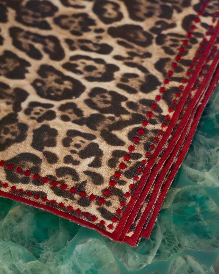 CONTEMPORARY SET OF 6 LEOPARD LINEN NAPKINS WITH EMBROIDERED EDGE