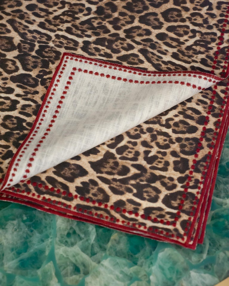 CONTEMPORARY SET OF 6 LEOPARD LINEN NAPKINS WITH EMBROIDERED EDGE