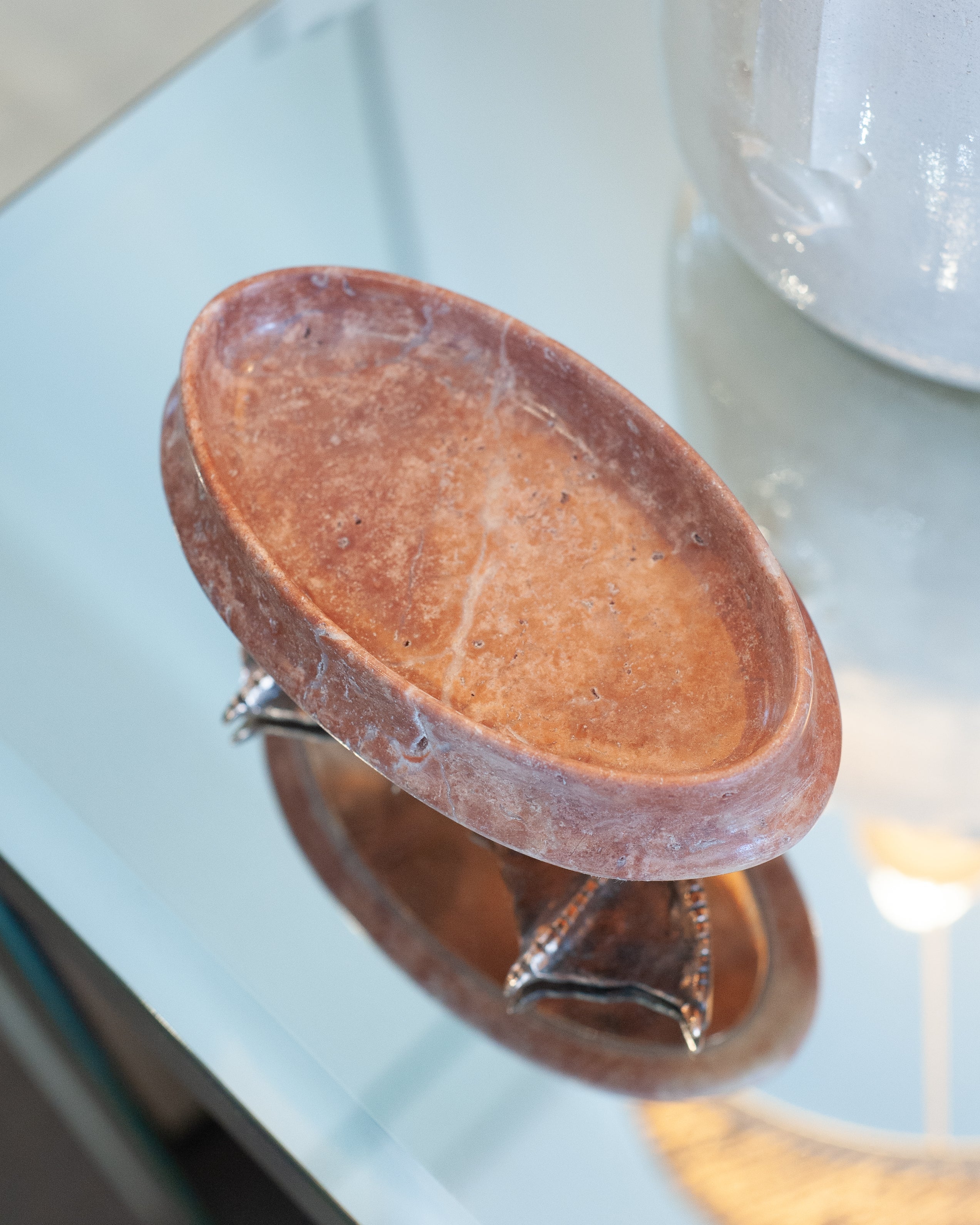 CONTEMPORARY PINK TRAVERTINE DISH WITH CAST BRONZE DUCK FEET