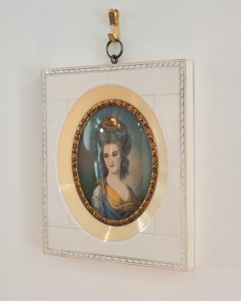 ANTIQUE MINIATURE PORTRAIT OF NOBLEWOMAN