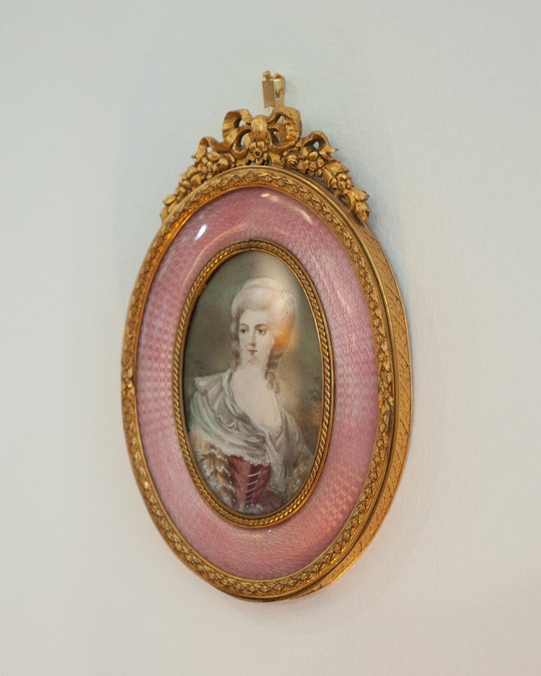 ANTIQUE MINIATURE PORTRAIT OF A NOBLEWOMAN IN GUILLOCHÉ ENAMEL FRAME