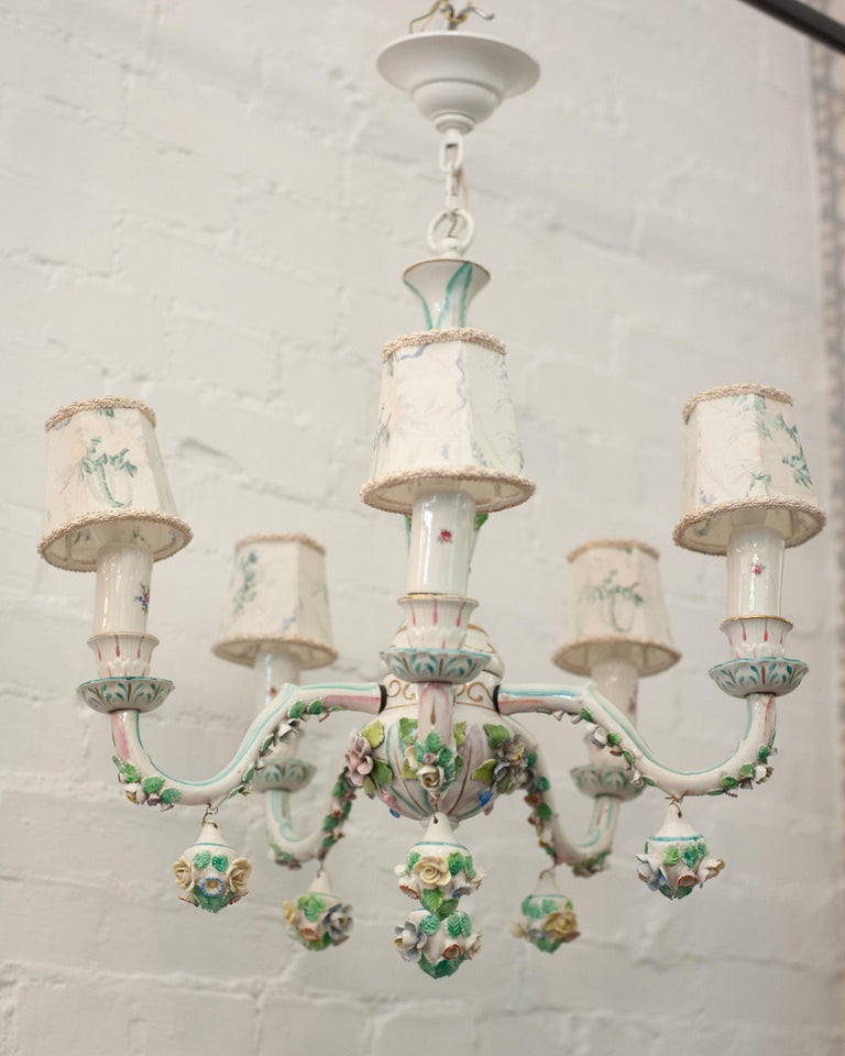 ANTIQUE MEISSEN-STYLE 5 ARM GLAZED PORCELAIN CHANDELIER WITH PORCELAIN FLORALS
