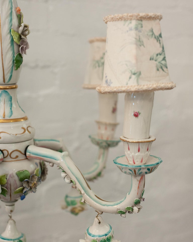 ANTIQUE MEISSEN-STYLE 5 ARM GLAZED PORCELAIN CHANDELIER WITH PORCELAIN FLORALS