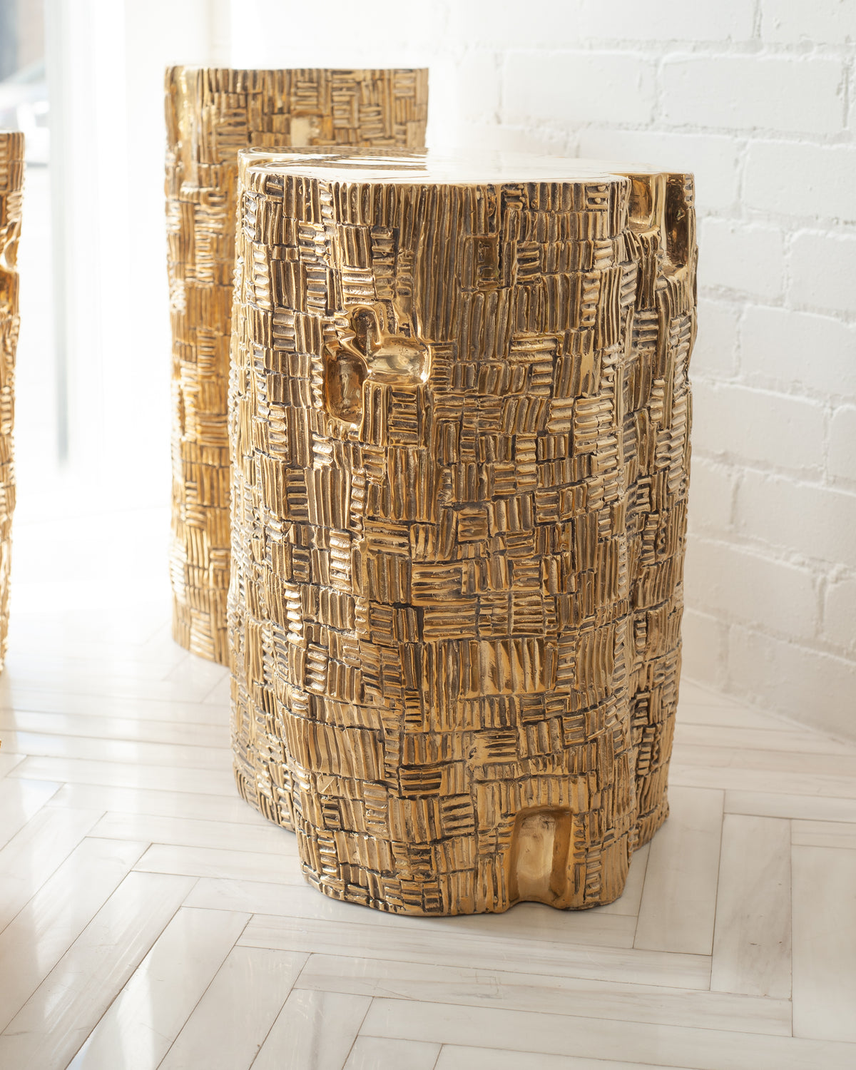 CONTEMPORARY POLISHED AND TEXTURED CAST BRASS SCULPTURAL LARGE LOG TABLE