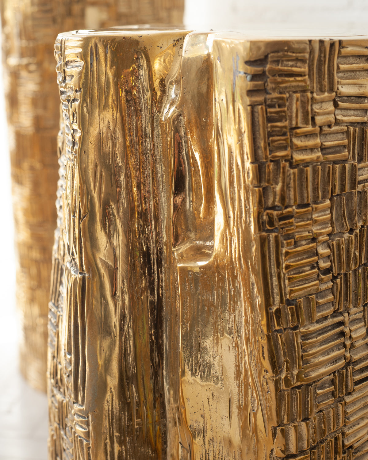 CONTEMPORARY POLISHED AND TEXTURED CAST BRASS SCULPTURAL LARGE LOG TABLE