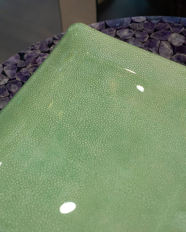 CONTEMPORARY SHAGREEN PRINT ACRYLIC SERVING TRAY IN GREEN