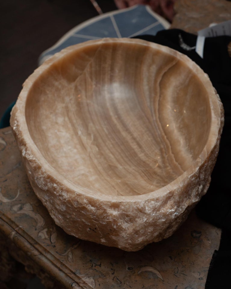 CONTEMPORARY MASSIVE RAW EDGE BANDED ONYX BOWL
