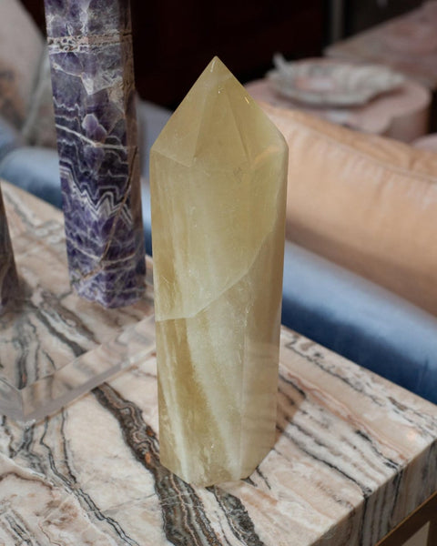 CONTEMPORARY LARGE GREEN ONYX OBELISK / CRYSTAL POINT