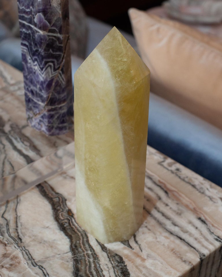 CONTEMPORARY MEDIUM GREEN ONYX OBELISK / CRYSTAL POINT