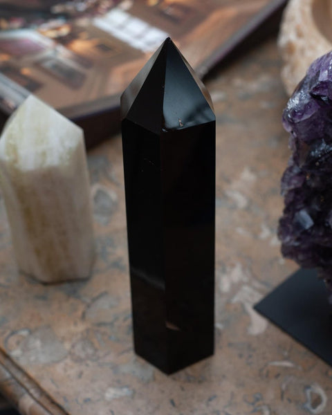 CONTEMPORARY LARGE BLACK OBSIDIAN OBELISK / CRYSTAL POINT