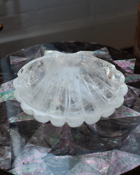 CONTEMPORARY CARVED ROCK CRYSTAL SHELL BOWL