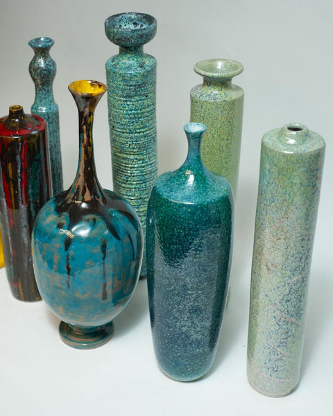 CONTEMPORARY SET OF 8 ITALIAN MID CENTURY-INSPIRED GLAZED CERAMIC VASES