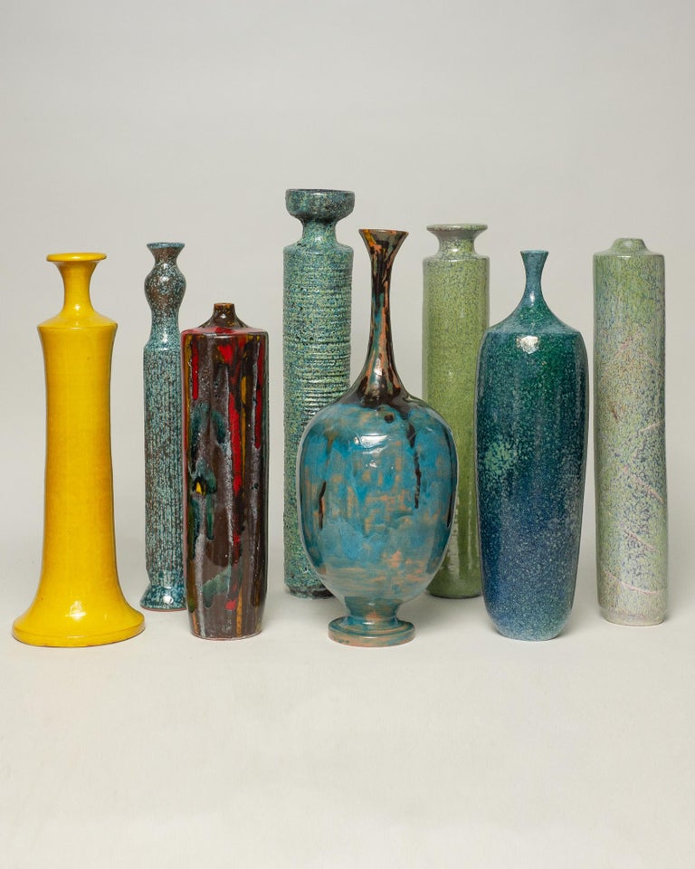 CONTEMPORARY SET OF 8 ITALIAN MID CENTURY-INSPIRED GLAZED CERAMIC VASES