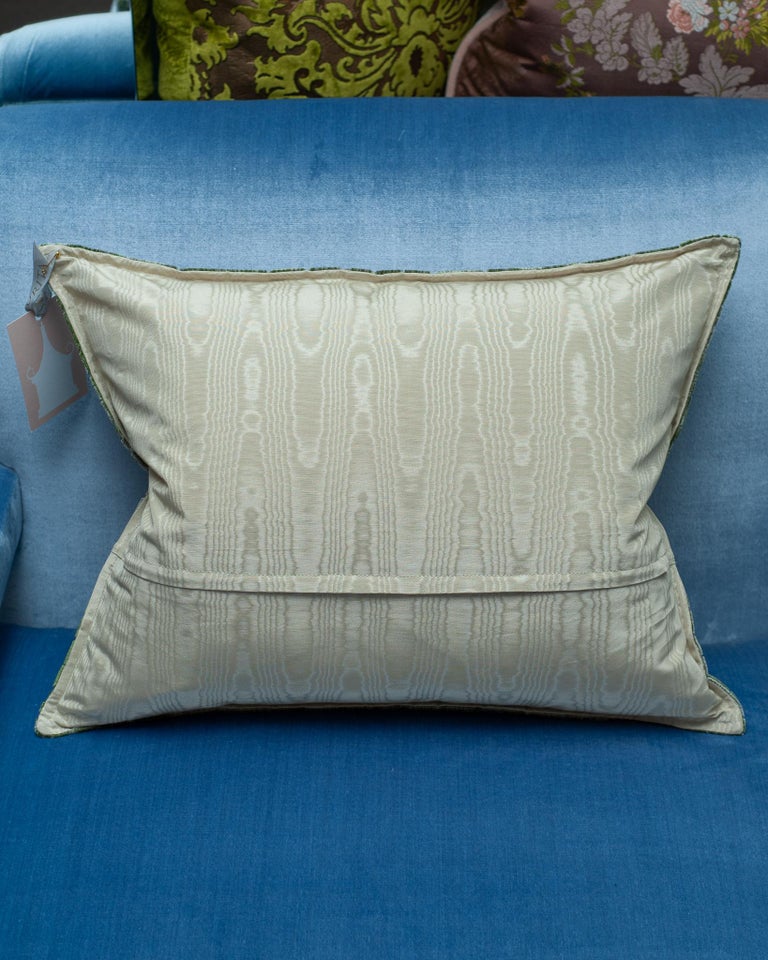 CONTEMPORARY BEVILACQUA GREEN SILK VELVET PILLOWS IN CROCODILE PATTERN