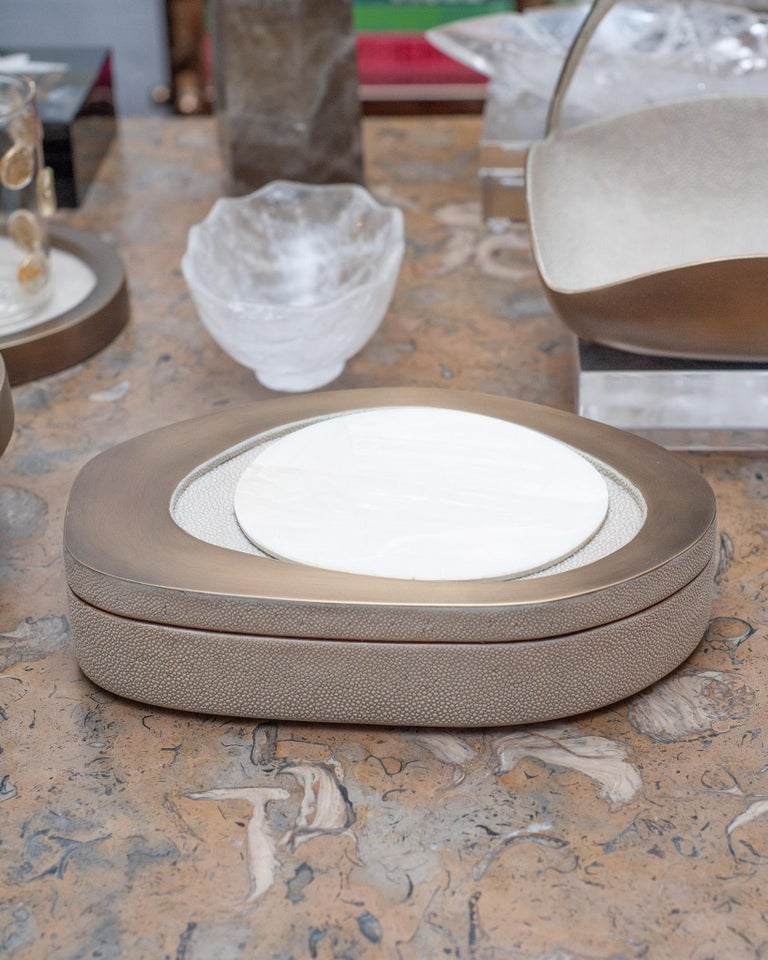 CONTEMPORARY R & Y AUGOUSTI CREME SHAGREEN BOX WITH KABIBI SHELL INLAY