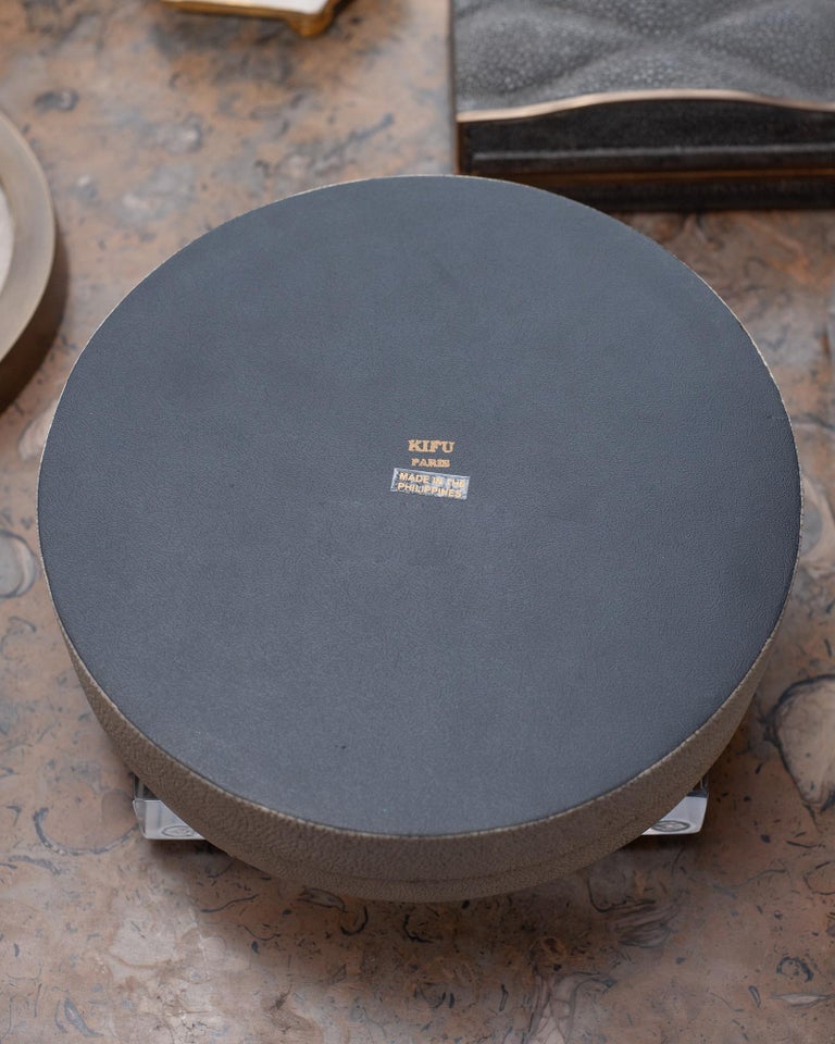 CONTEMPORARY KIFU PARIS ROUND BOX WITH BRASS, CREME SHAGREEN & WHITE SHELL INLAY