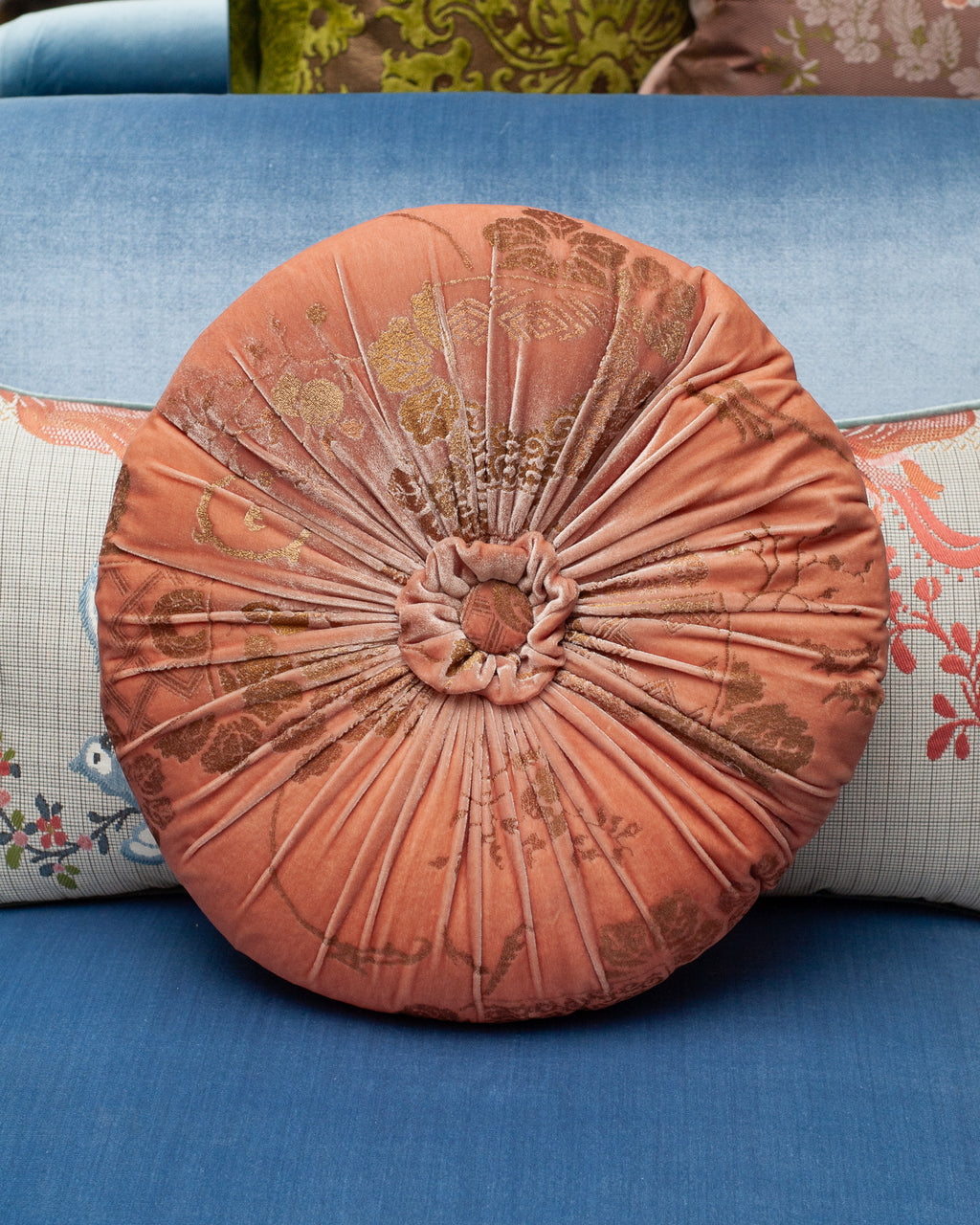 ROUND PINK & GOLD VENETIA STUDIUM VELVET PILLOW