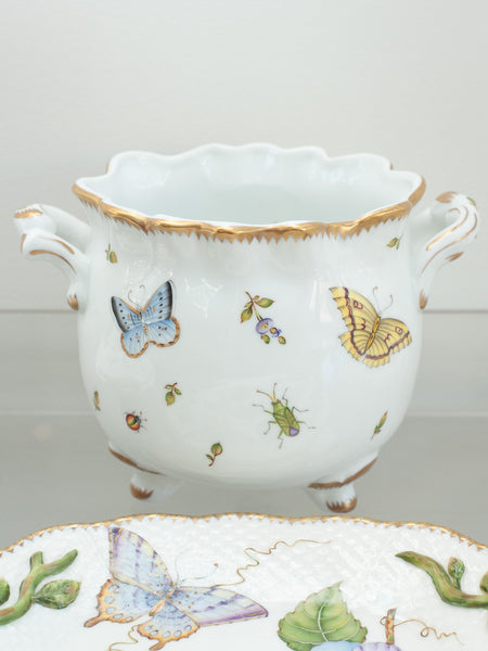 ANNA WEATHERLEY DESIGNS HAND-PAINTED FOOTED PORCELAIN CACHEPOT HANDLES