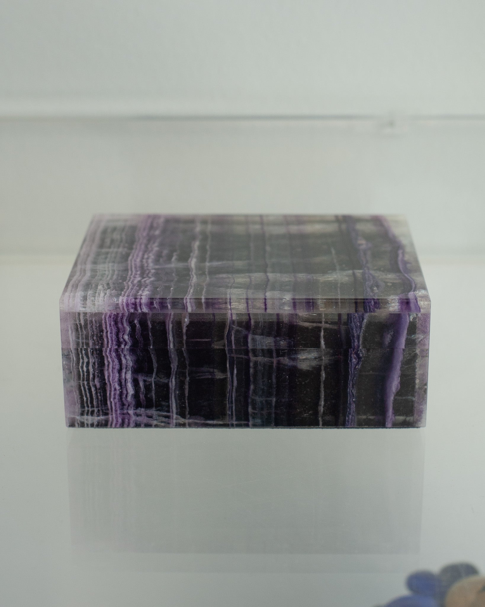 CONTEMPORARY PURPLE AND CLEAR FLUORITE BOX WITH HINGED LID
