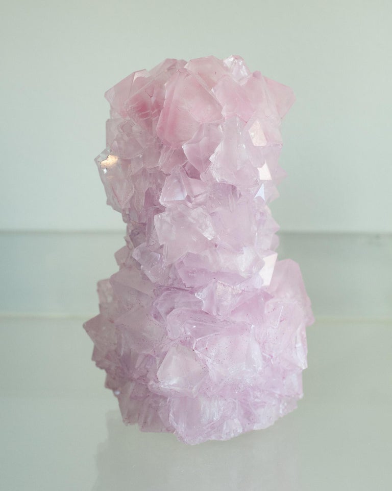 CONTEMPORARY CRYSTALLIZED VASE IN SOFT PINK BY ISAAC MONTÉ, NETHERLANDS