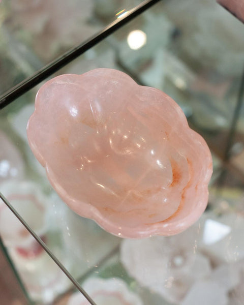 CONTEMPORARY SMALL SCALLOPED ROSE QUARTZ CRYSTAL BOWL WITH FOOT
