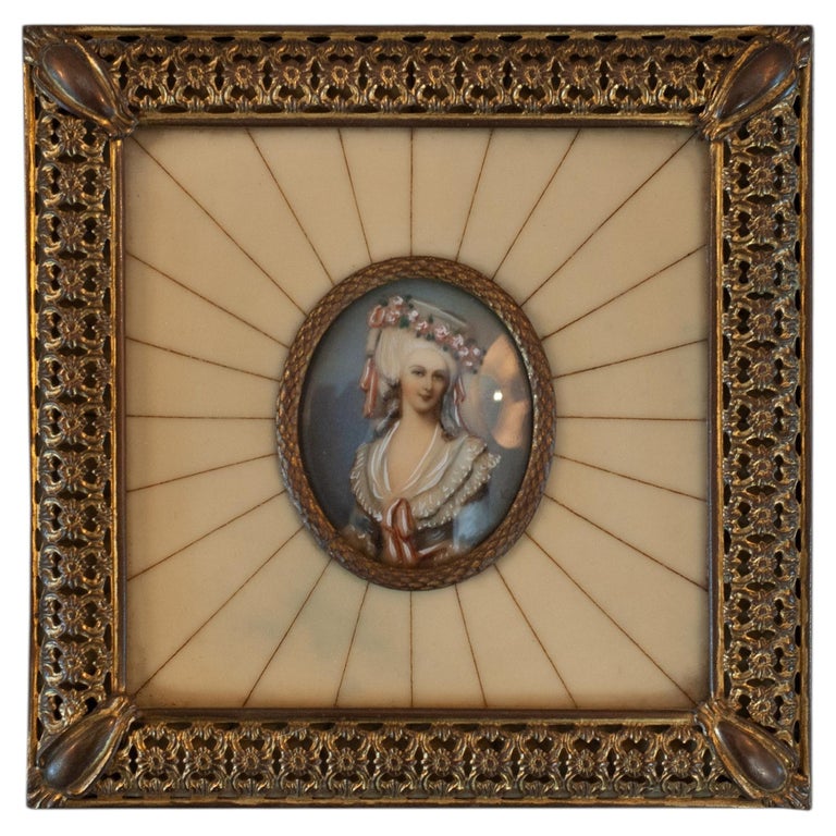 ANTIQUE MINIATURE PORTRAIT OF A NOBLEWOMAN IN BRONZE MOUNT FRAME