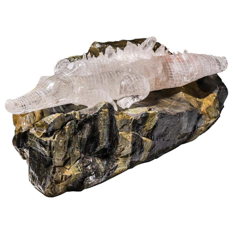 CONTEMPORARY LARGE HARD CARVED ROCK CRYSTAL ALLIGATOR ON SERPENTINE BASE