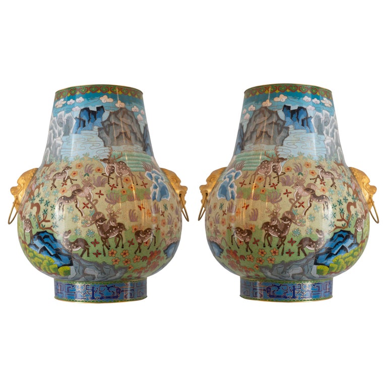 PAIR OF ANTIQUE CHINESE CLOISONNÉ URN