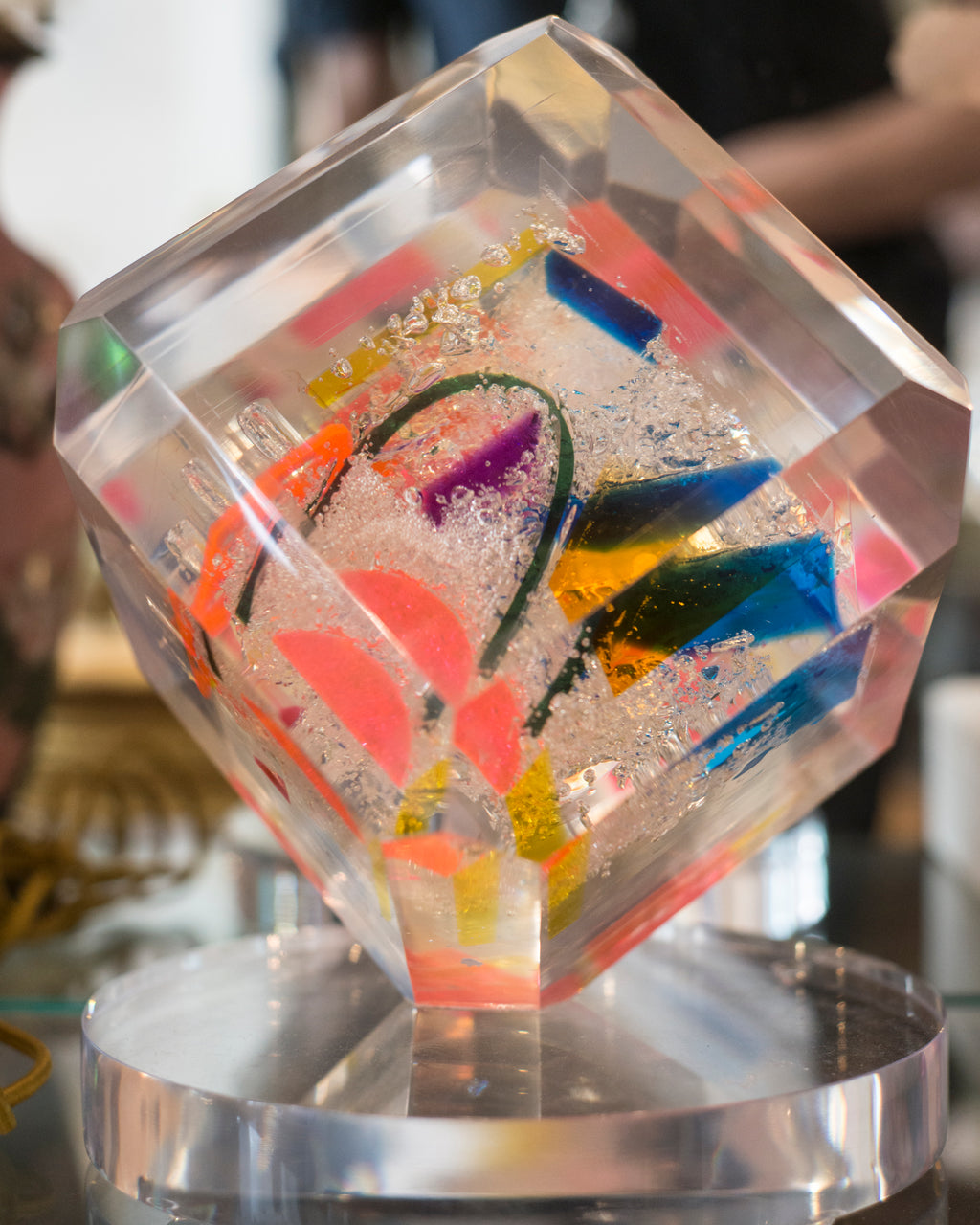 CONTEMPORARY MULTI-COLOURED ACRYLIC CUBE SCULPTURE