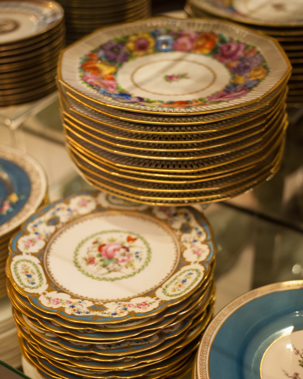 ANTIQUE SET OF 12 ORNATE DRESDEN GOLD AND FLORAL PLATES