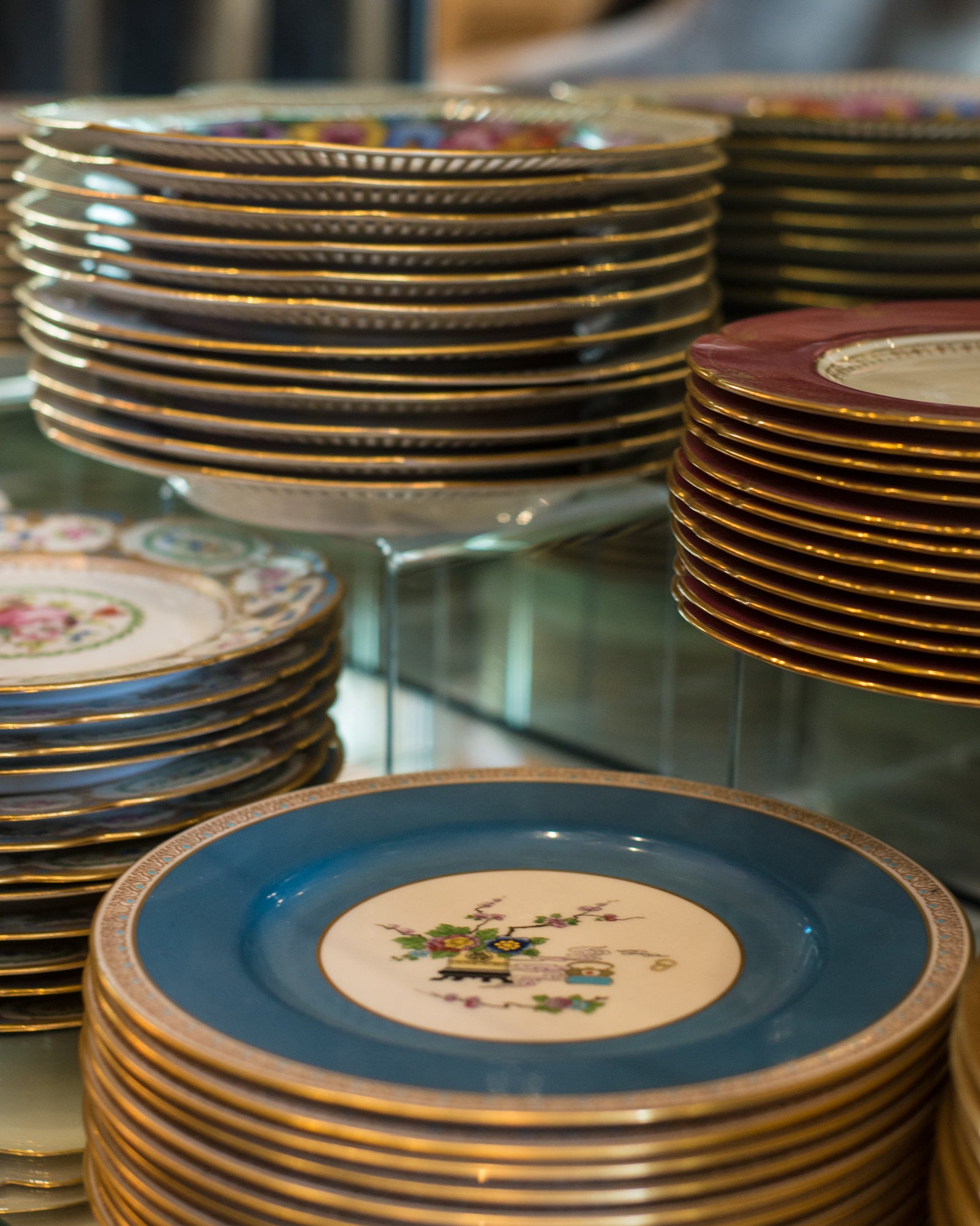 ANTIQUE SET OF 12 BLUE LENOX DISHES