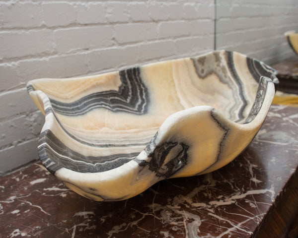 LARGE FREE-FORM BANDED ONYX BOWL