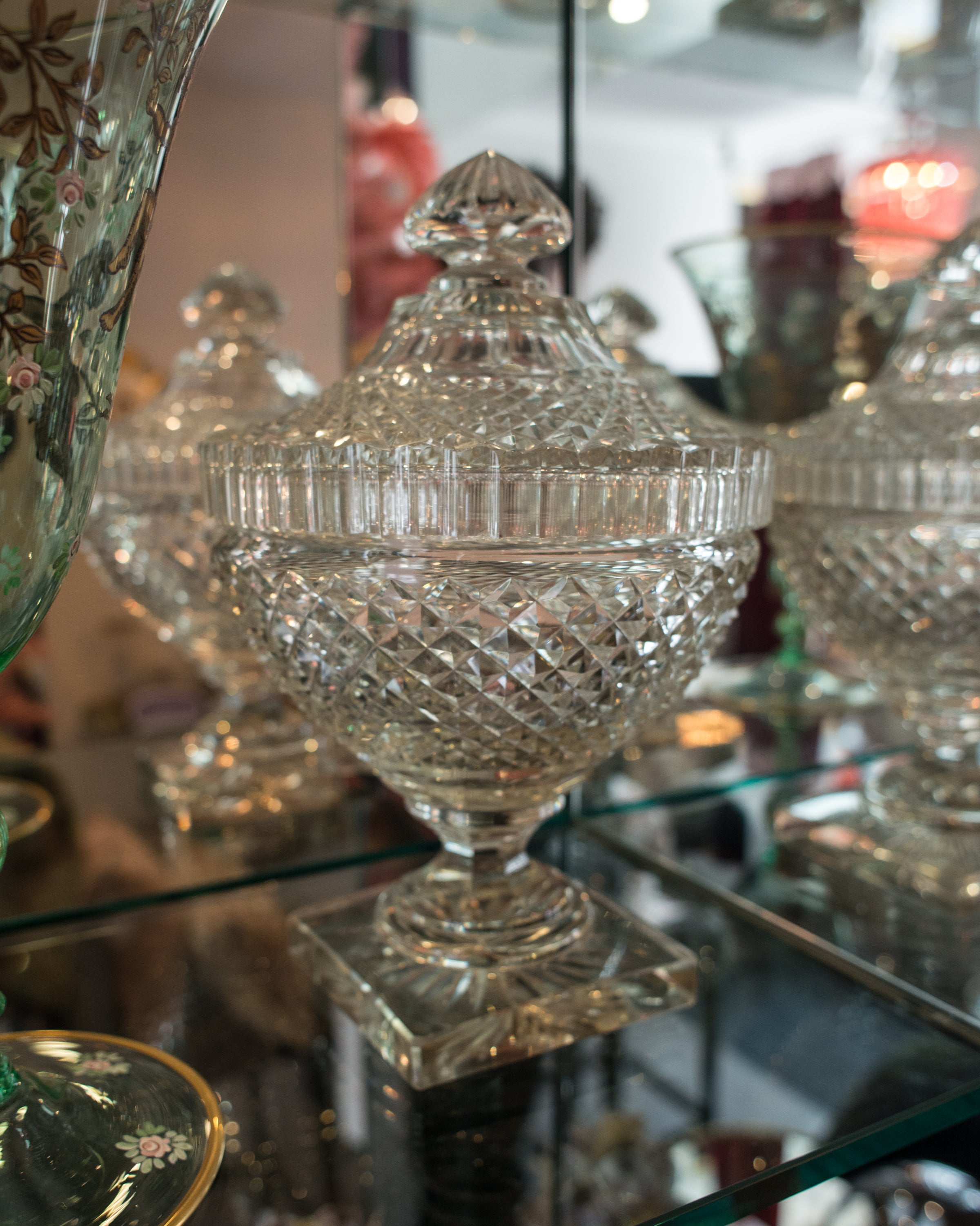 ANTIQUE IRISH LARGE CUT CRYSTAL BOWL & LID
