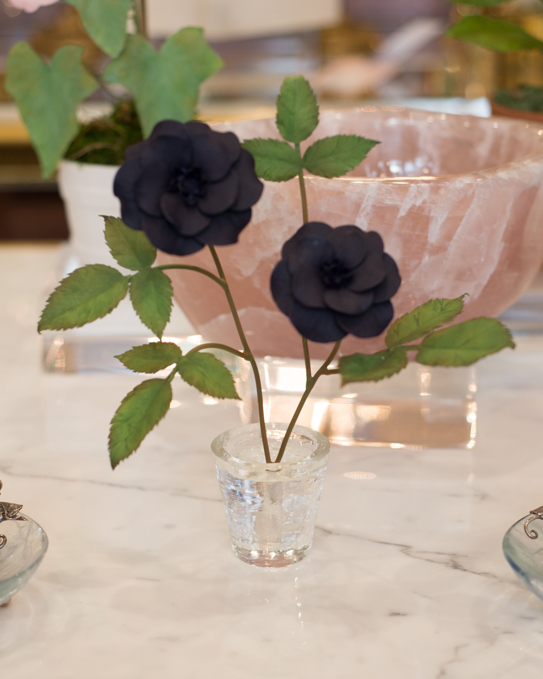 SMALL BLACK PORCELAIN ROSEBUSH