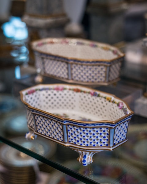 ANTIQUE PAIR OF SÈVRES PORCELAIN BASKETS