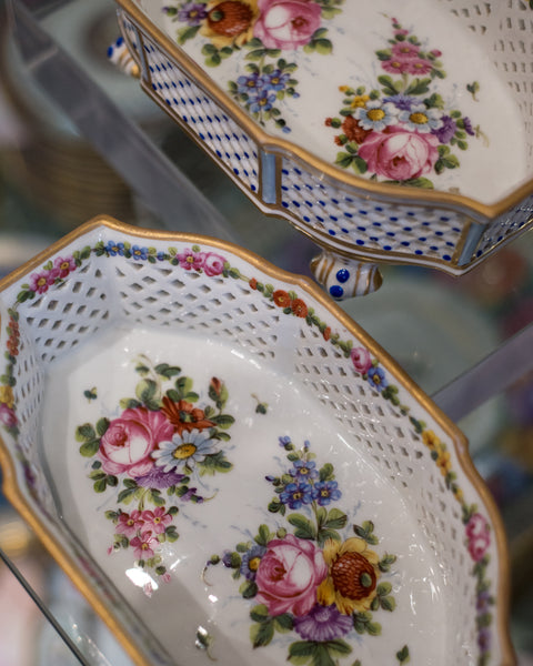 ANTIQUE PAIR OF SÈVRES PORCELAIN BASKETS