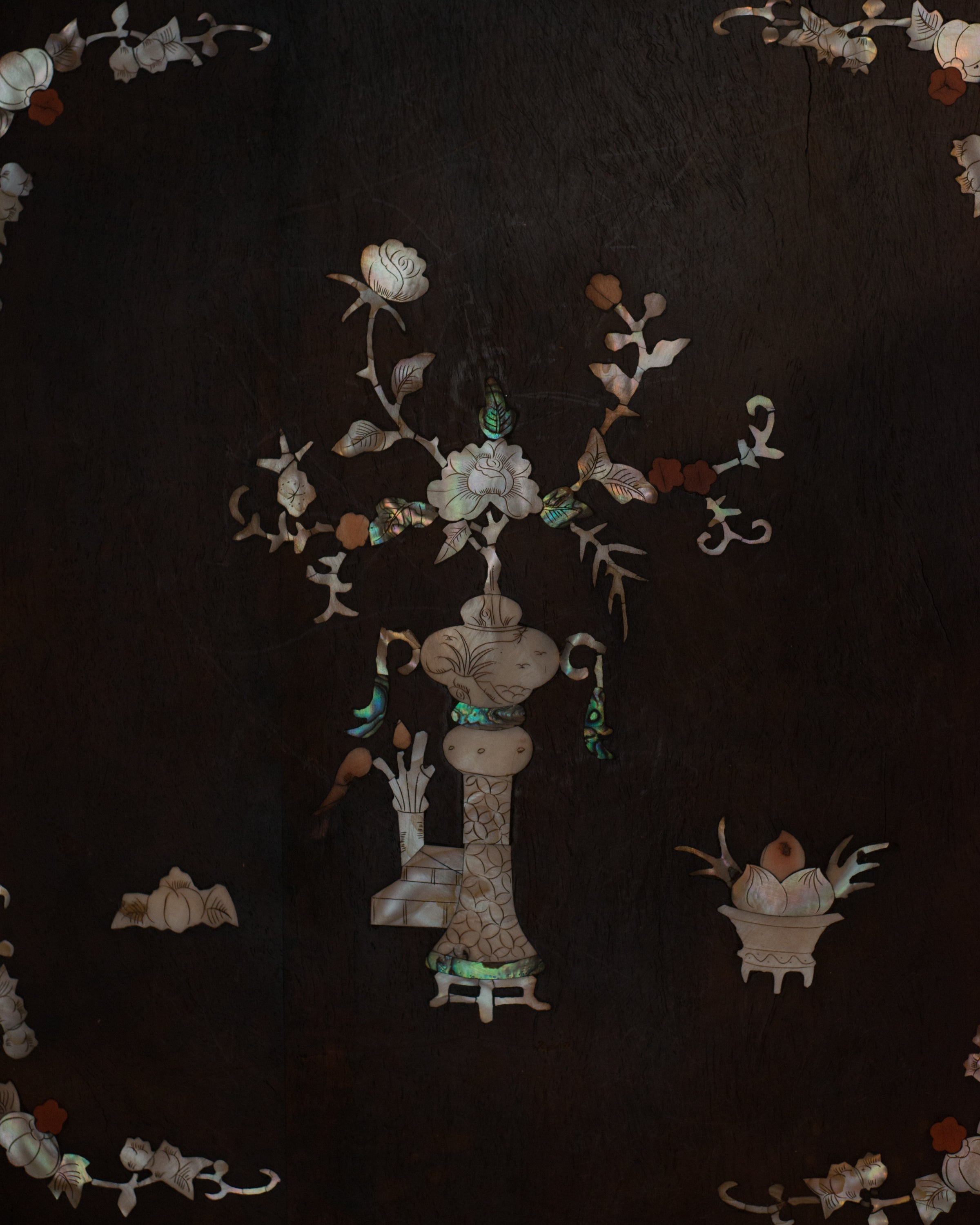 ANTIQUE CHINESE WOOD TABLE WITH MOTHER OF PEARL INLAY