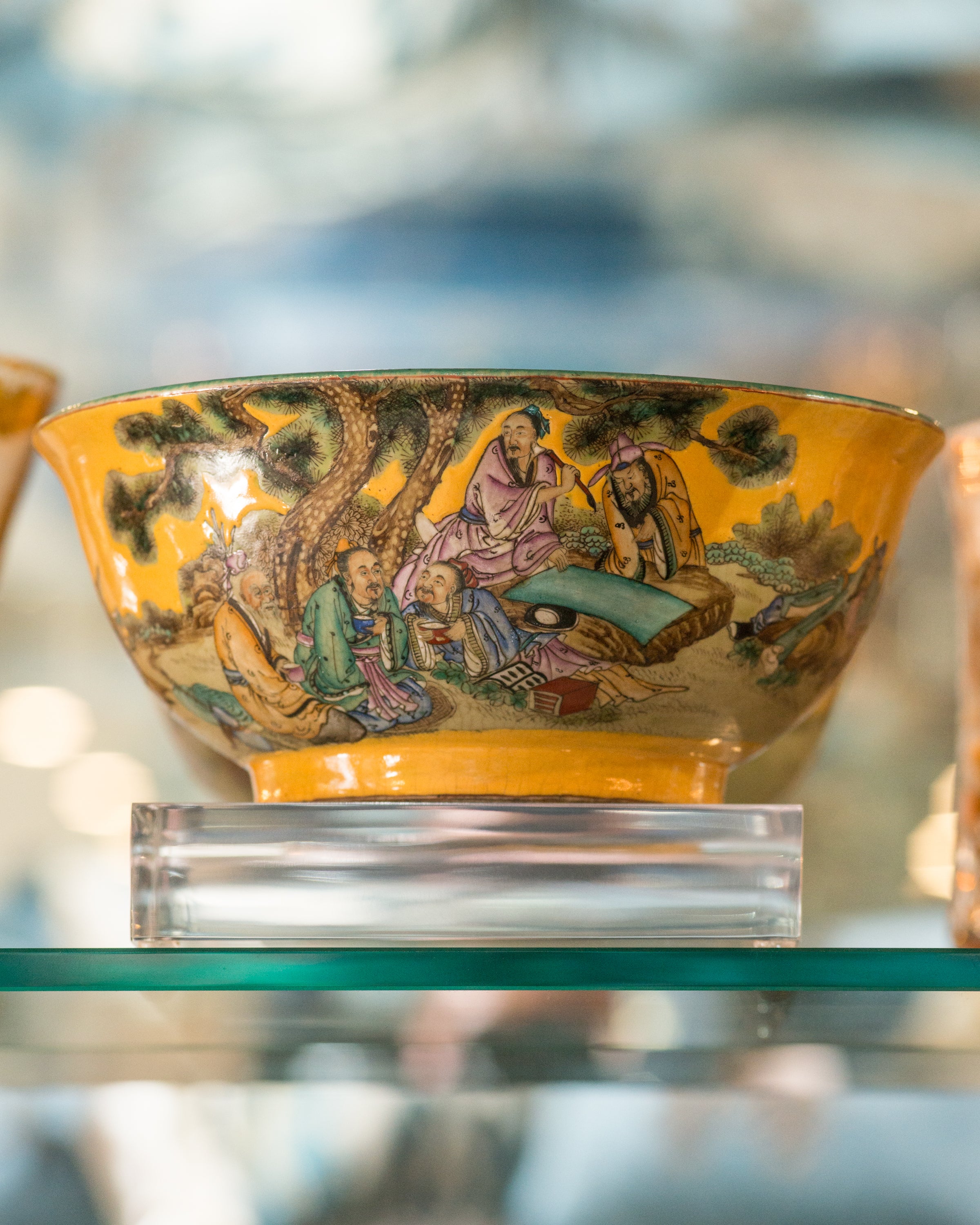 ANTIQUE ASIAN PORCELAIN BOWL