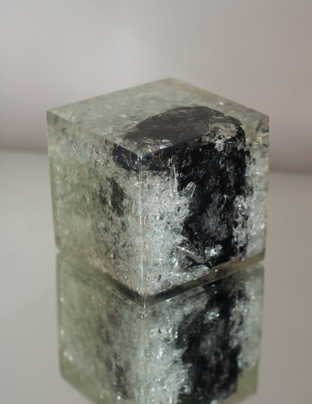 CONTEMPORARY RESIN CUBE