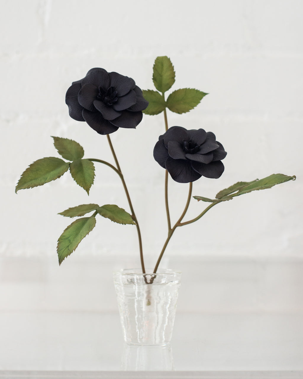 SMALL BLACK PORCELAIN ROSEBUSH