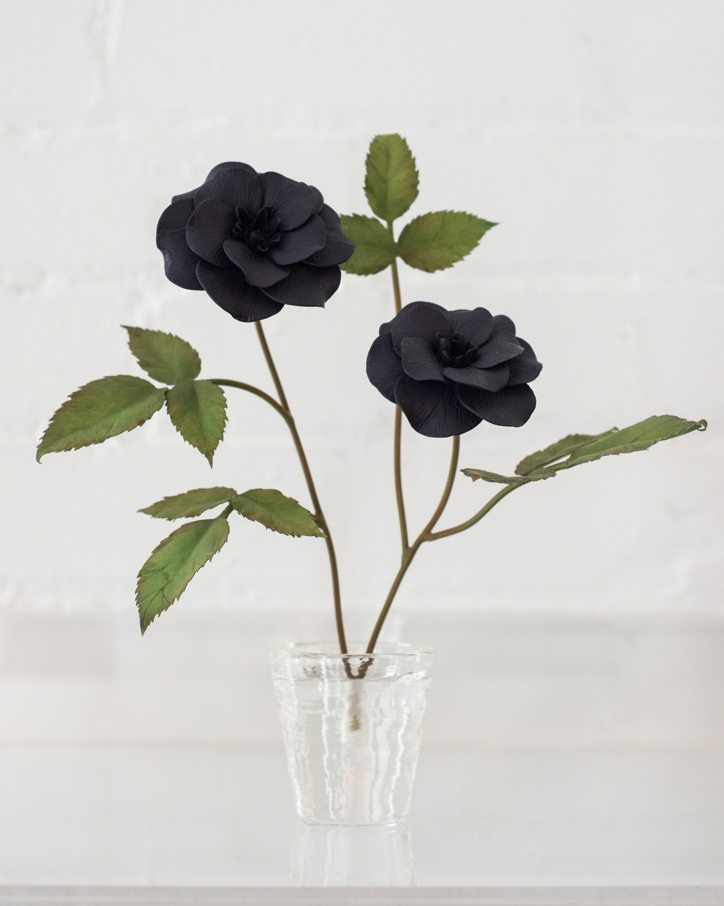 SMALL BLACK PORCELAIN ROSEBUSH