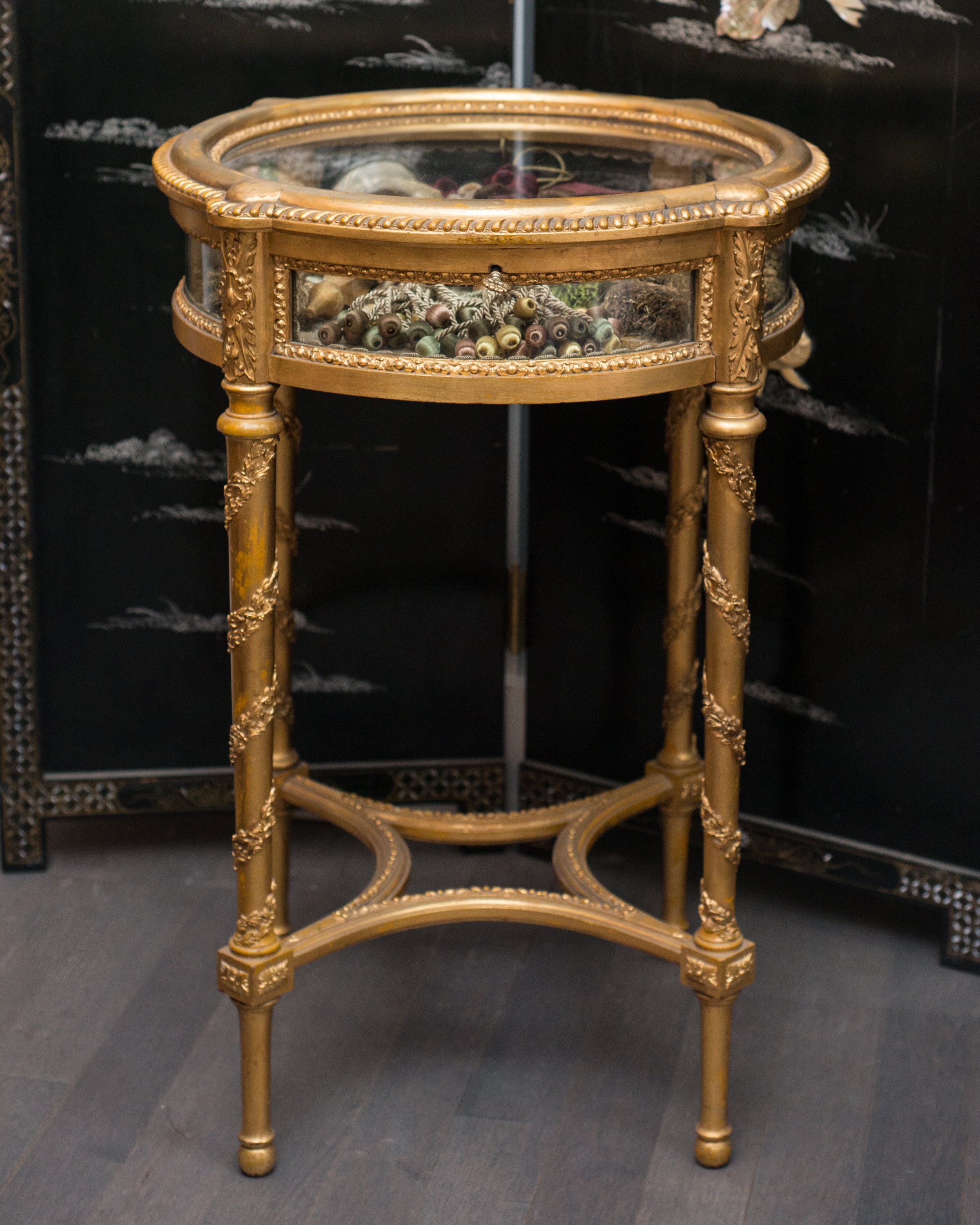 ANTIQUE FRENCH ROUND GILDED DISPLAY TABLE